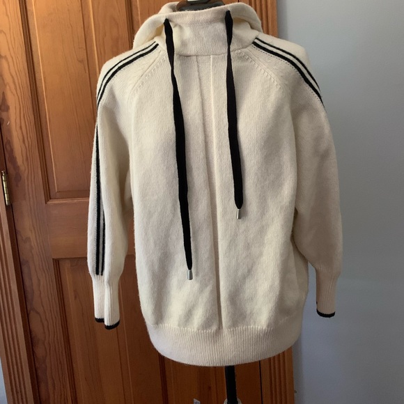 White H&M x Pringle sweater with hood - Picture 2 of 4